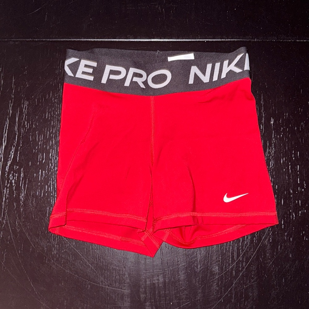 Women’s Nike Pros